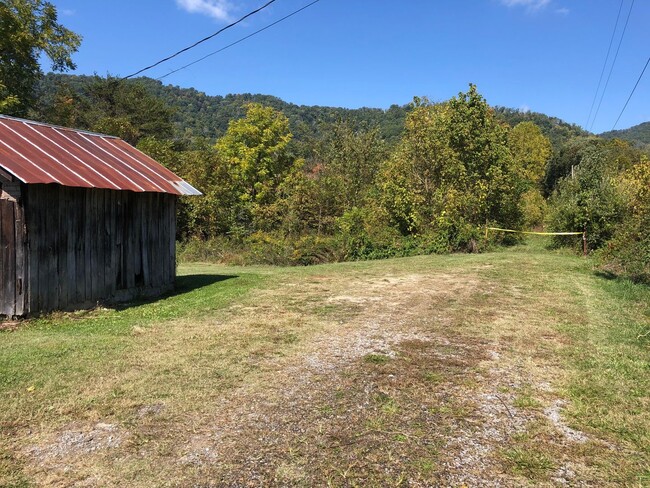 Building Photo - 2 or 3 Bedroom / 1 Bath   Chuckey, TN