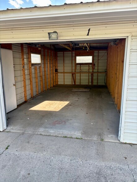Building Photo - 108 Cleveland Ave W