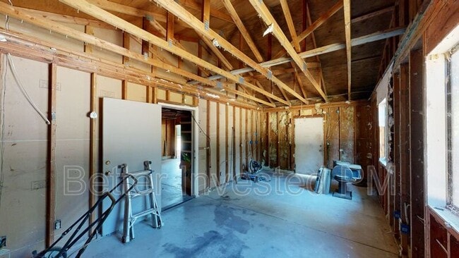 Building Photo - 5050 Old Redwood Hwy