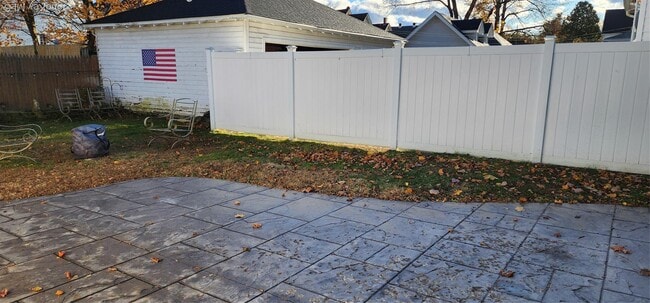 Building Photo - 25 Ferguson Ave