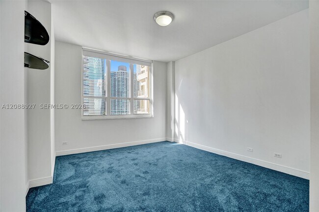 Building Photo - 888 Brickell Key Dr