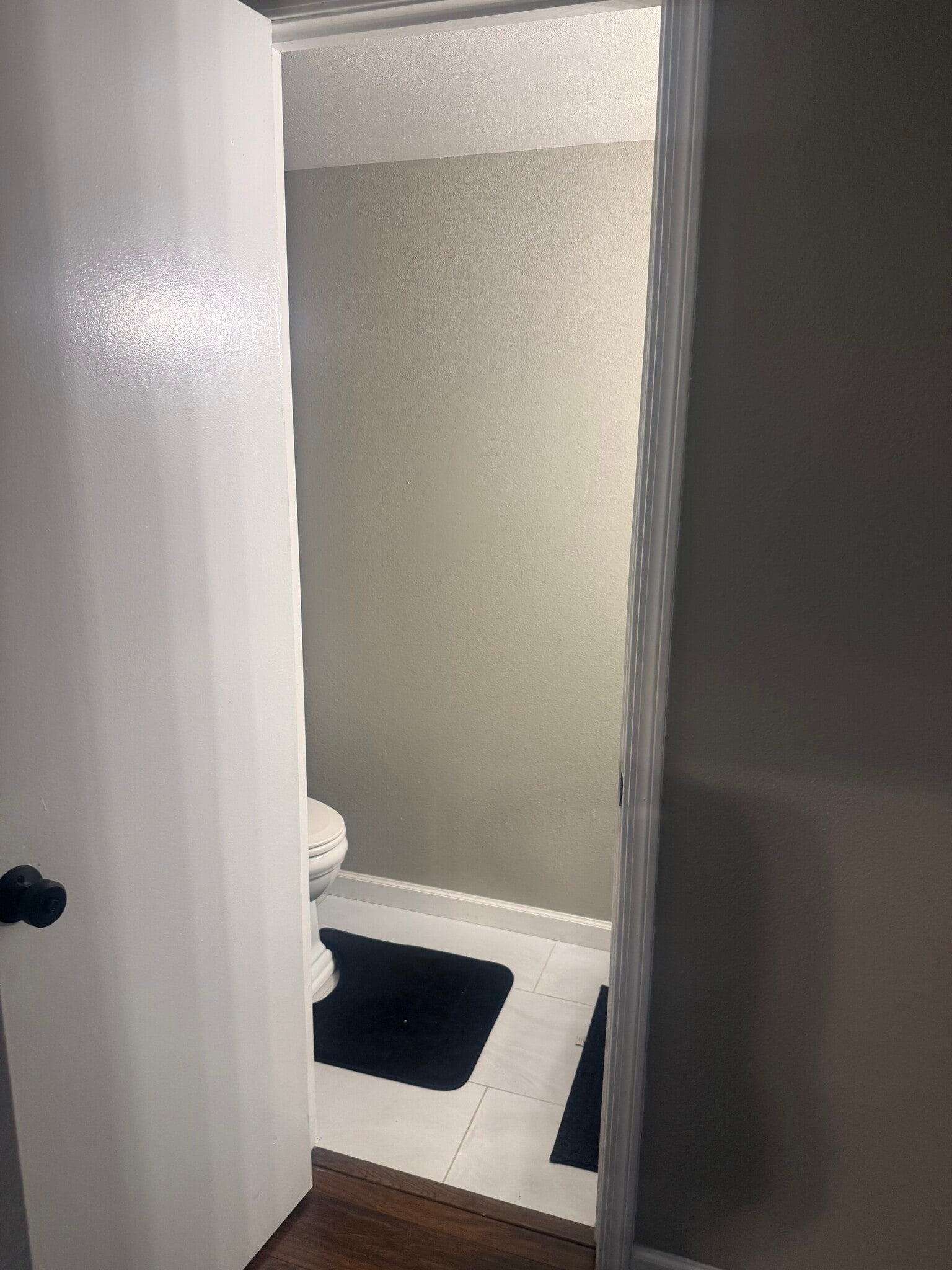 downstairs 1/2 bath - 2936 E Clarendon Ave