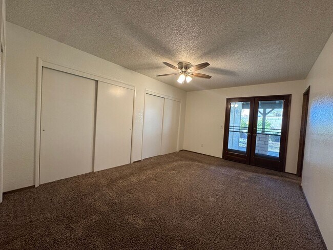 Building Photo - Spring Valley Lake Community Home