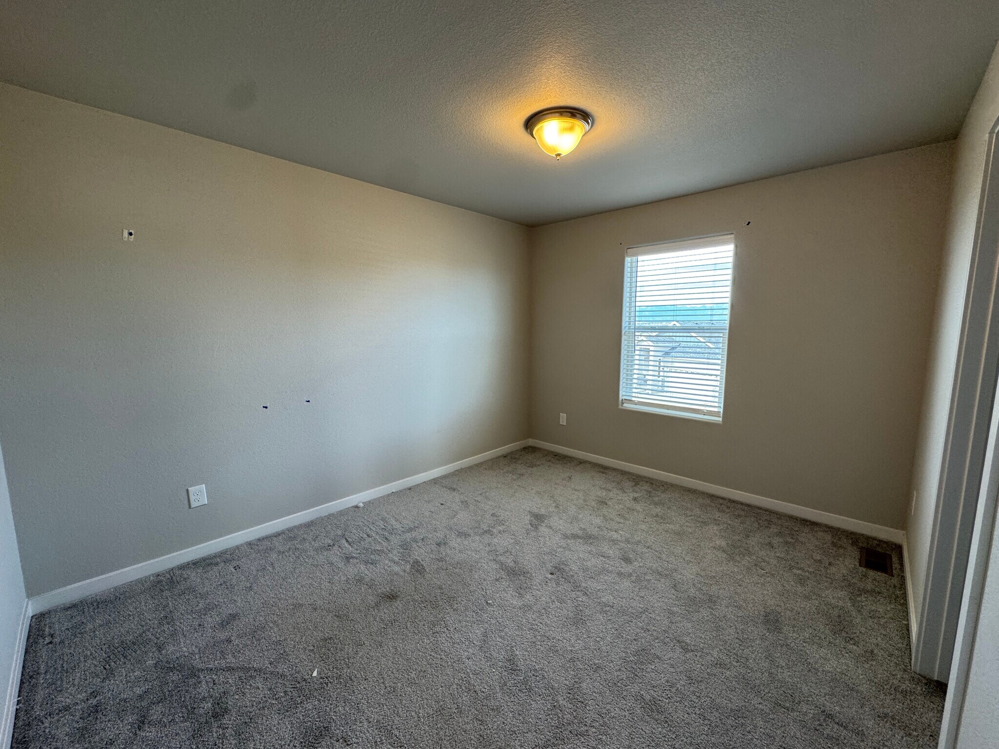 Building Photo - 5921 Mumford Dr