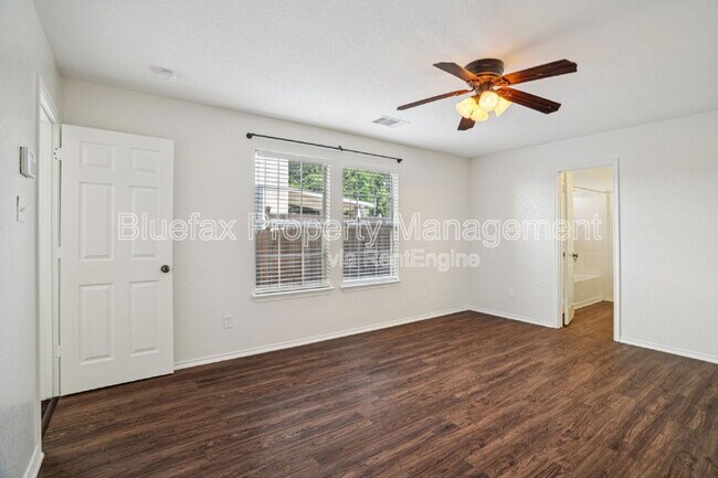 Building Photo - 9939 Bermuda Palm