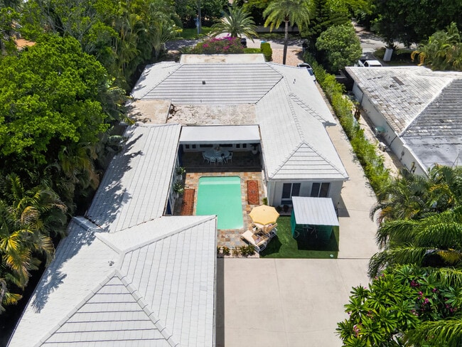 Building Photo - 714 S Atlantic Dr