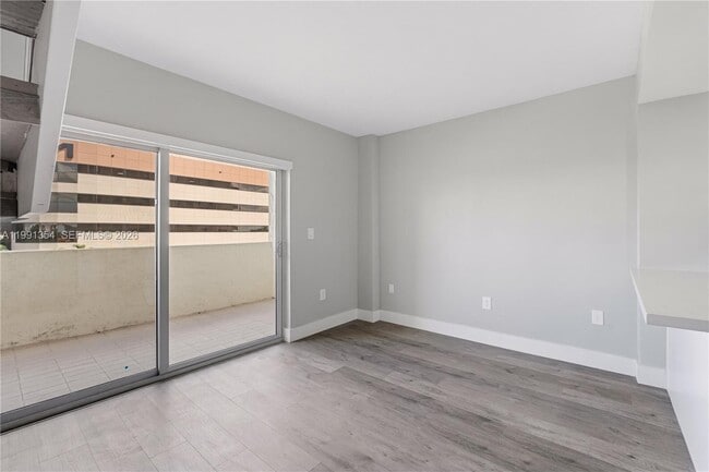 Building Photo - 300 NW 42nd Ave