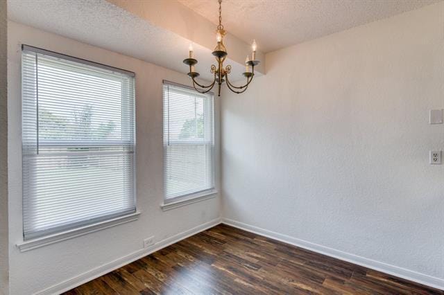 Building Photo - 1700 Willow Vale Dr