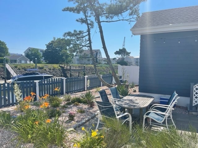 Building Photo - 2218 Fairfield Beach Rd