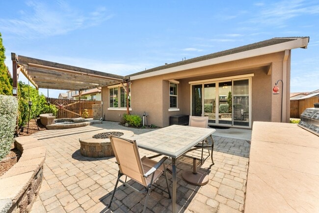 Building Photo - 9363 Wild Lilac Cir
