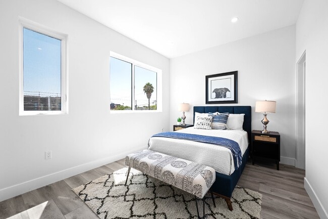 Building Photo - Stunning brand-new 3 Bedroom 4 Bathroom townhouse with private garage and rooftop balcony!