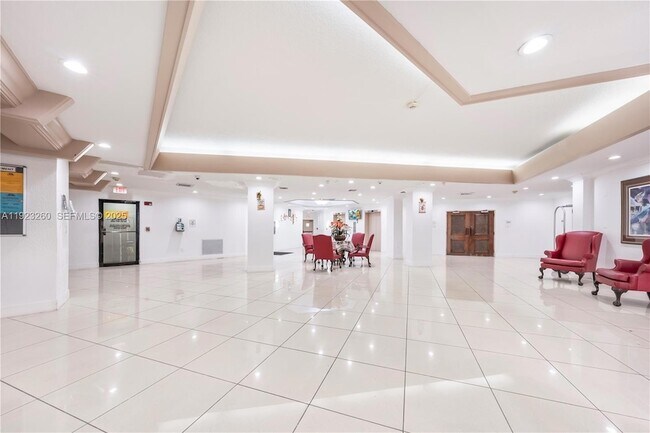 Building Photo - 1300 NE Miami Gardens Dr