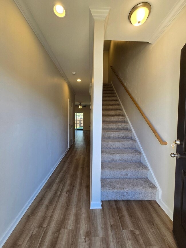 Building Photo - 1785 Snead Dr