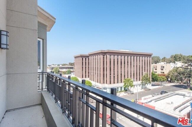 Building Photo - 12222 Wilshire Blvd