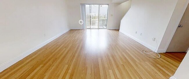 Building Photo - 146 North Beacon St