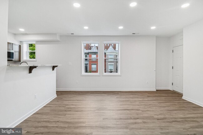 Building Photo - 303 Seaton Pl NE