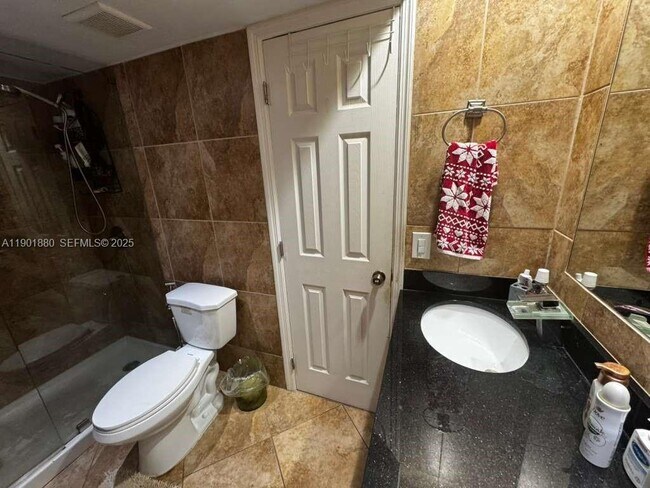 Building Photo - 19416 NE 26th Ave