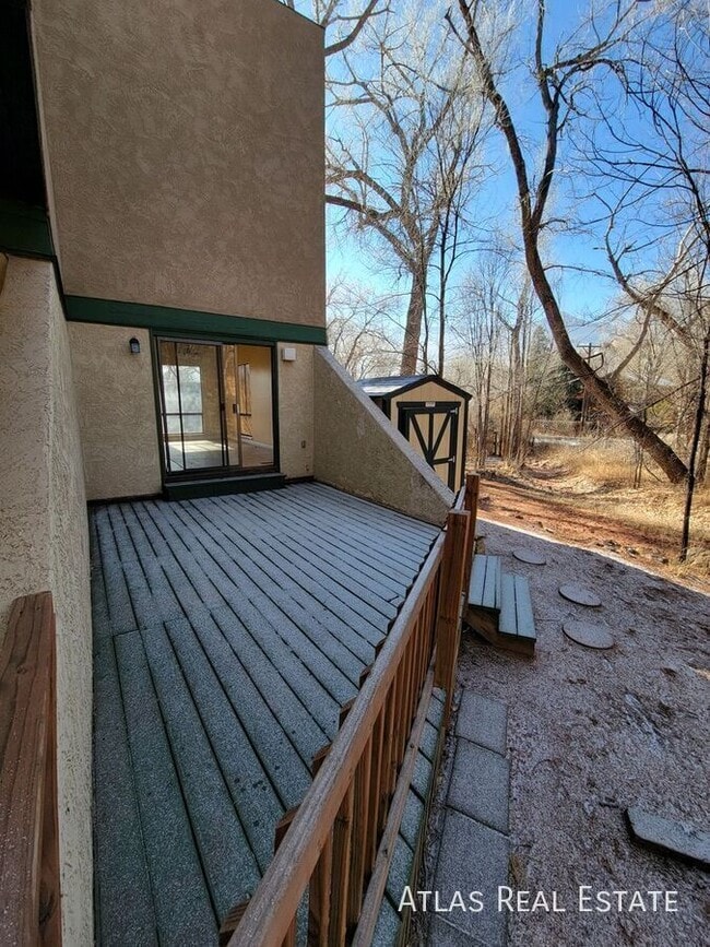 Building Photo - 406 Columbia Rd