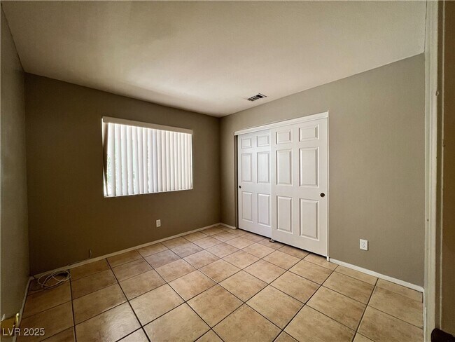 Building Photo - 9824 Double Rock Dr