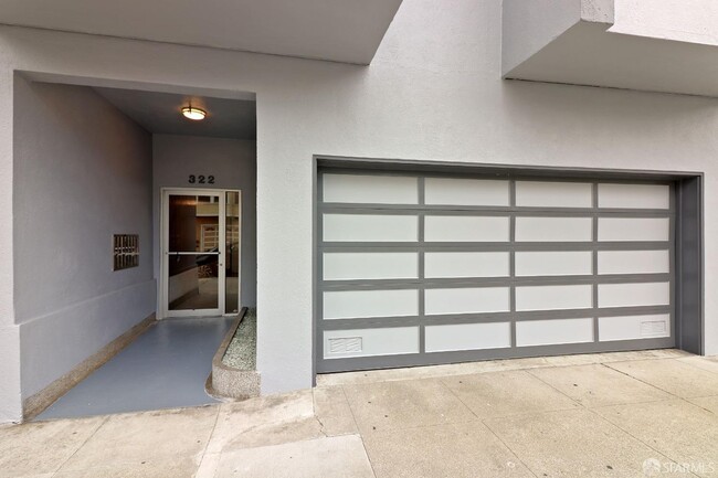Building Photo - 322 2nd Ave