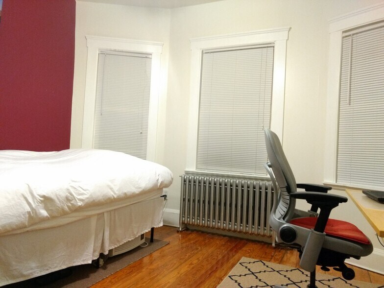 Building Photo - 39 Farquhar St