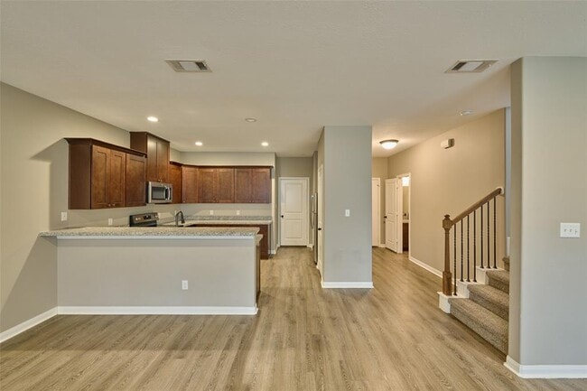 Building Photo - 132 Artesian Way