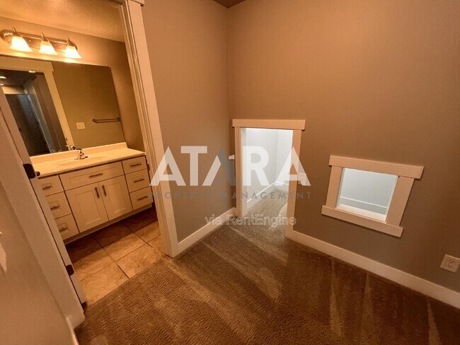 Building Photo - 5011 N Marble Fox Way