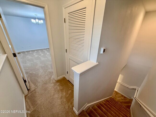 Building Photo - 622 Briar Way Ln