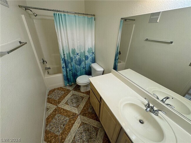 Building Photo - 5655 E Sahara Ave