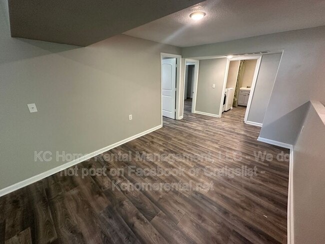 Building Photo - 4140 E 60 Terrace