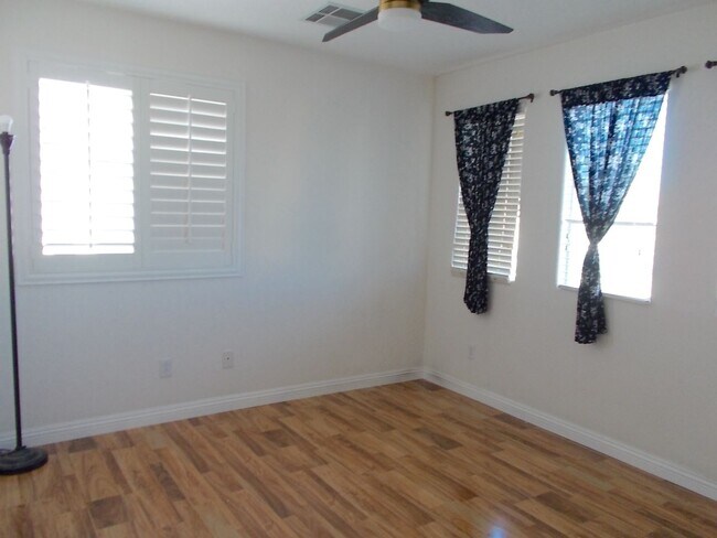 Building Photo - Beautiful 3-Bedroom Two-Story Home in Well...