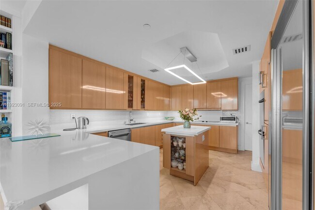 Building Photo - 430 Grand Bay Dr