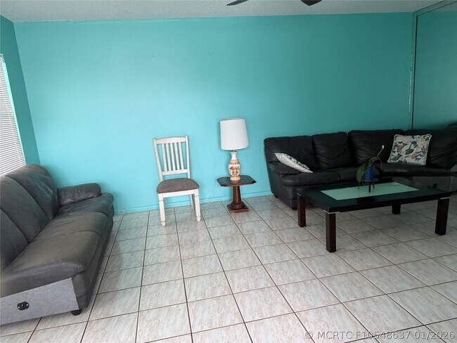 Building Photo - 476 Tilford S