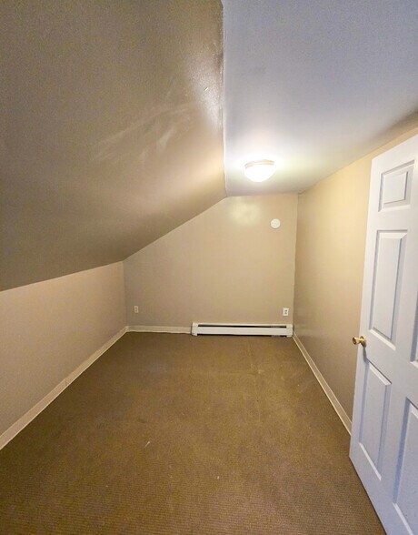 Building Photo - 576 Maine Ave