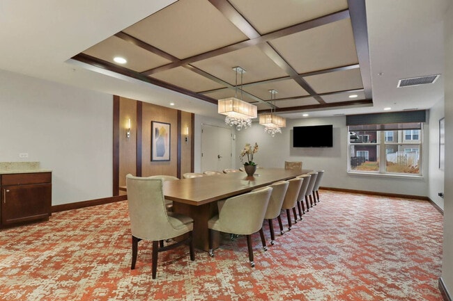 Building Photo - 256 N Addison Ave