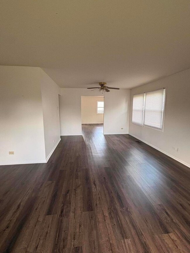 Building Photo - 619 Belair Ct