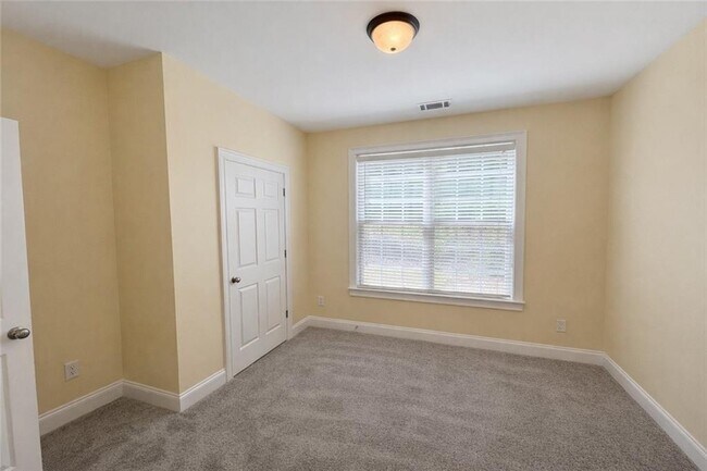 Building Photo - 197 Berkten Ln NE