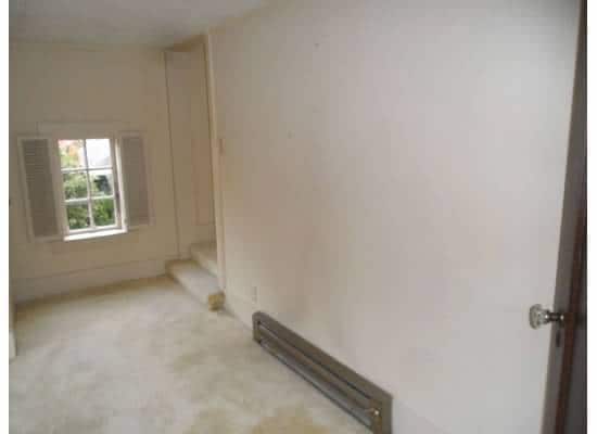 Building Photo - Broadway Hill home