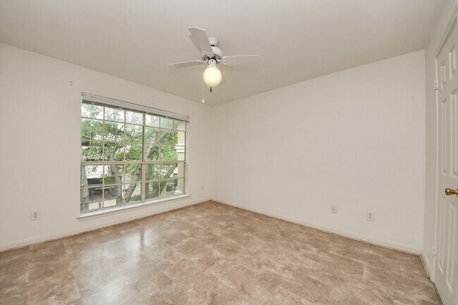 Building Photo - 3231 Allen Pkwy