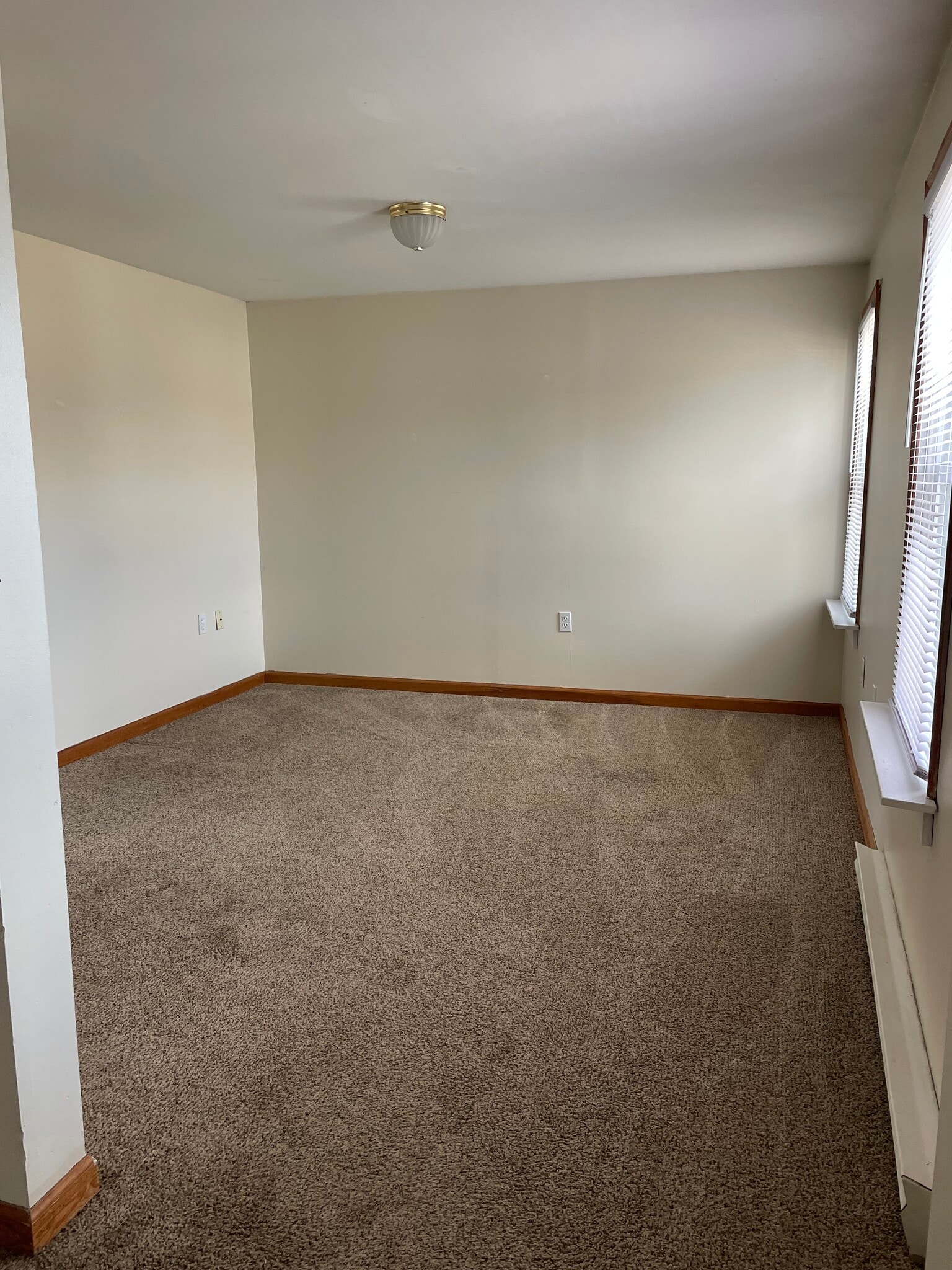 Office or extra space - 1 S Terrace Dr