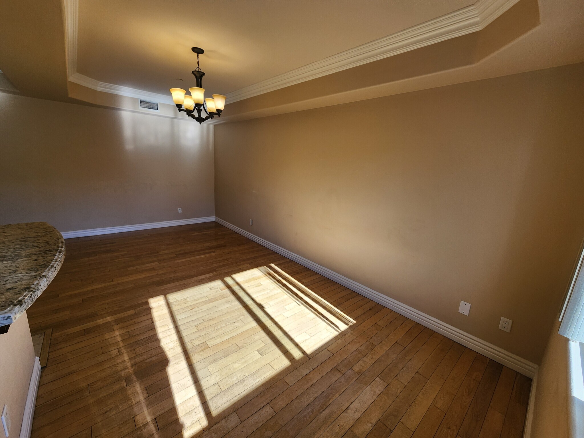 Building Photo - 13620 Valerio St