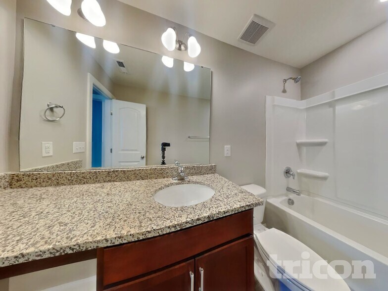 Building Photo - 225 Highview Dr