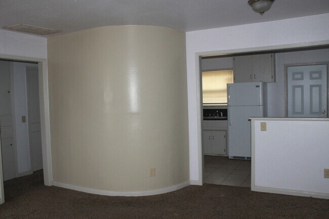 Building Photo - 426 E Northrup Dr