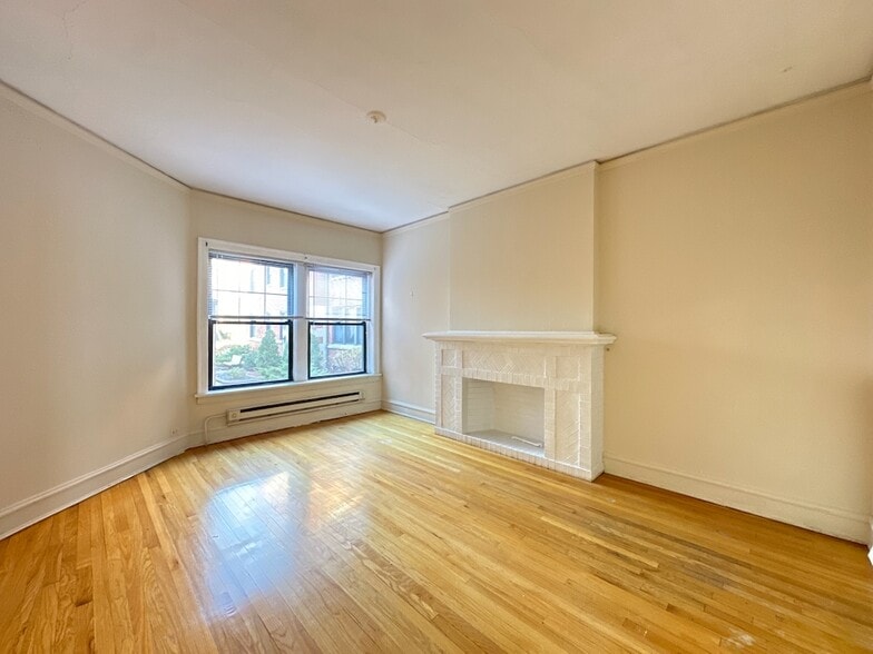 Building Photo - 1310 Oak