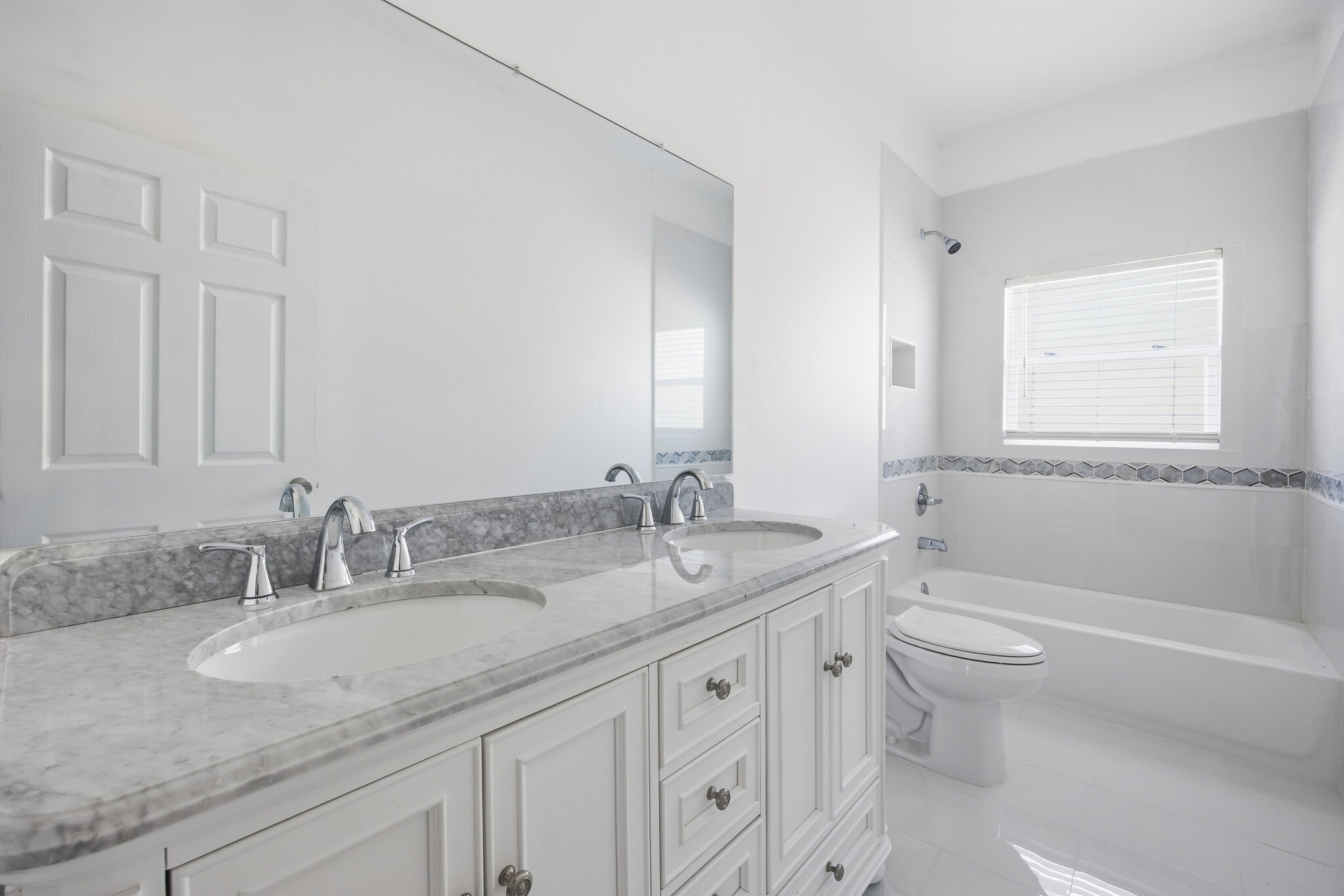 Building Photo - 14550 SW 61st Ct