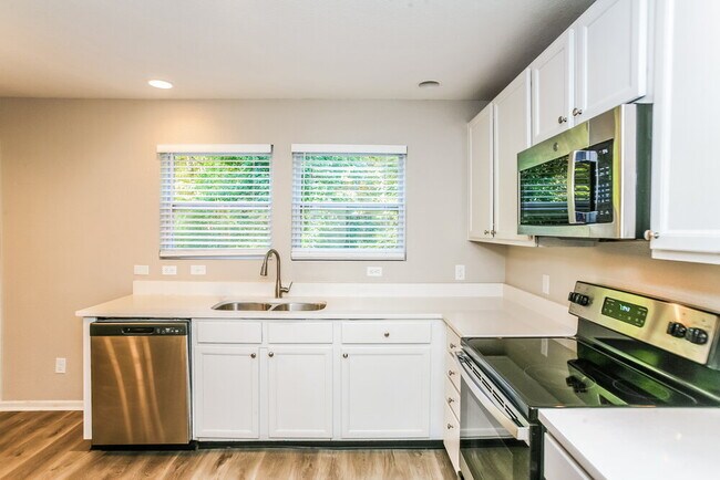 Building Photo - 8038 Retreat Ln