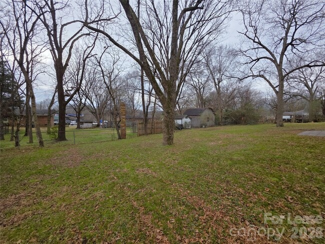 Building Photo - 9040 Reid St