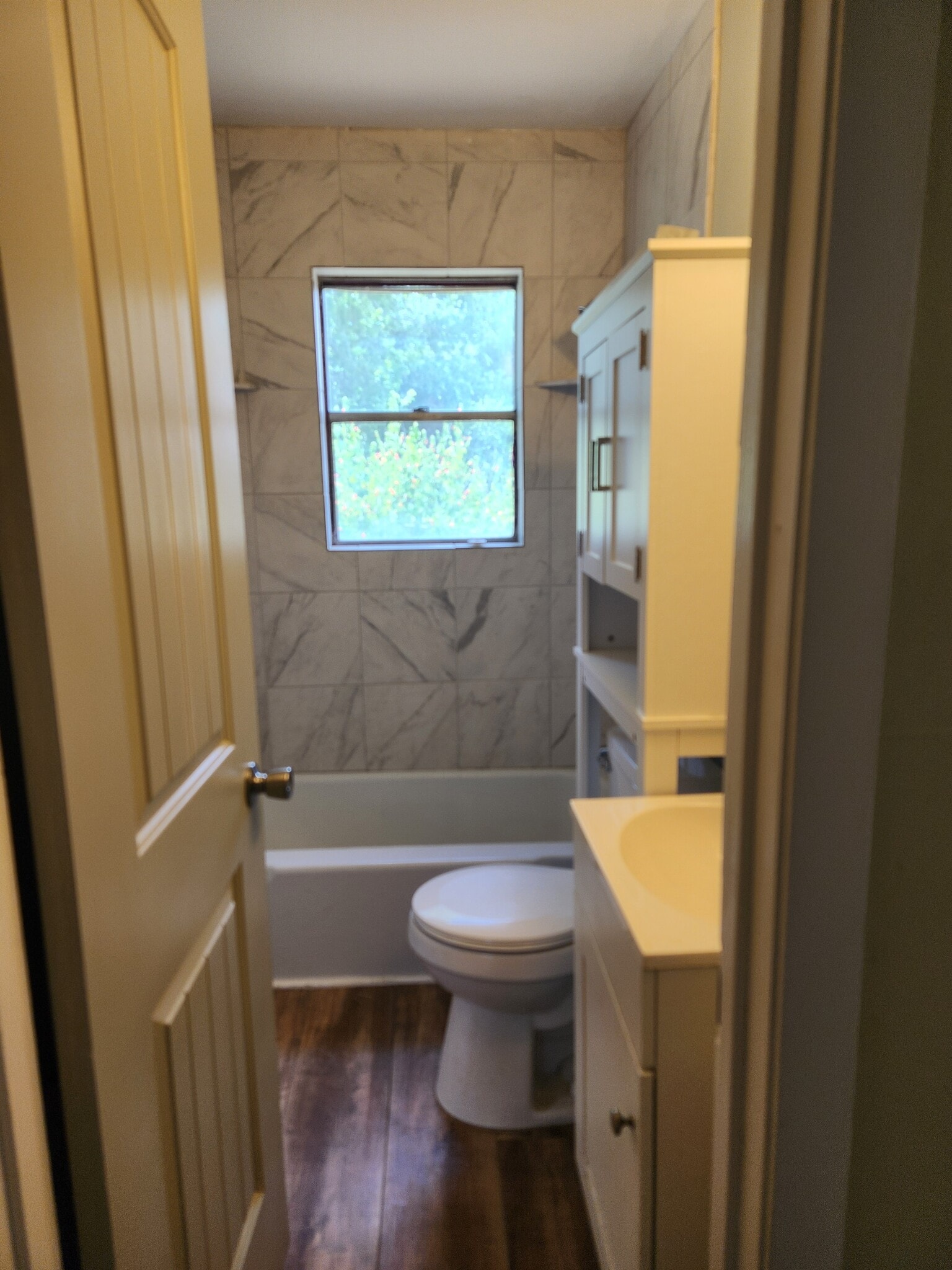 Bathroom - 608 Campbell St