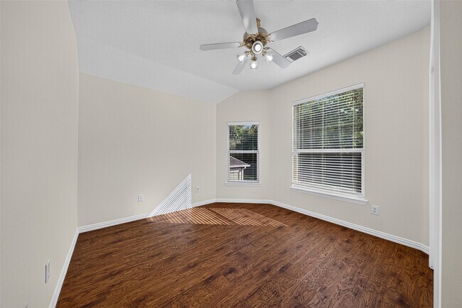 Building Photo - 8519 Babbling Brook Ct