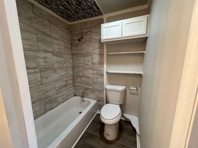 Building Photo - 2 bed 1 bath in Huntsville AL